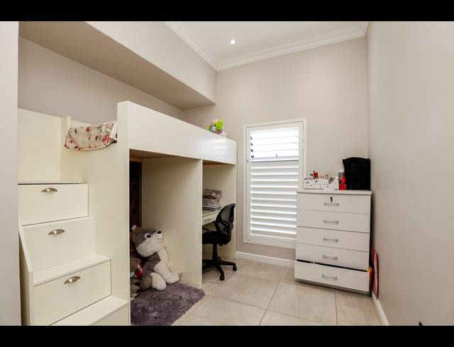 4 BEDROOM TOWNHOUSE FOR SALE IN MORNINGSIDE